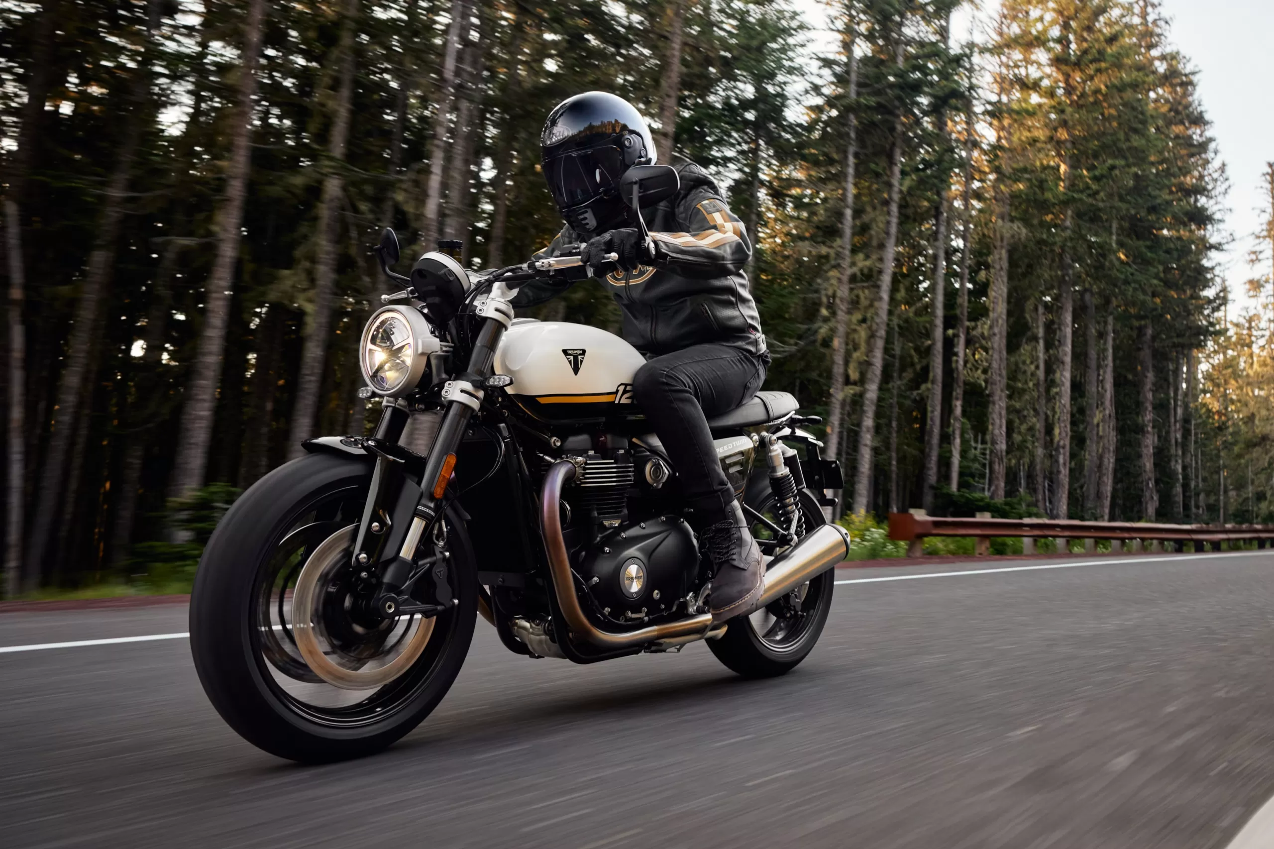 2024 Triumph Scrambler 400 X (Left) & Speed 400 (Right) London